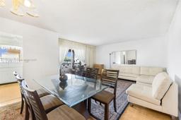 Picture of 5300 Washington St # Q207, Hollywood, FL 33021