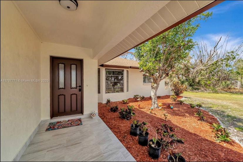 Picture of 1340 Manor, Other City - In The State Of Florida FL 34223