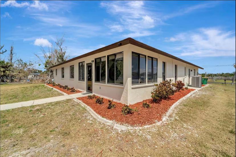 Picture of 1340 Manor, Other City - In The State Of Florida FL 34223