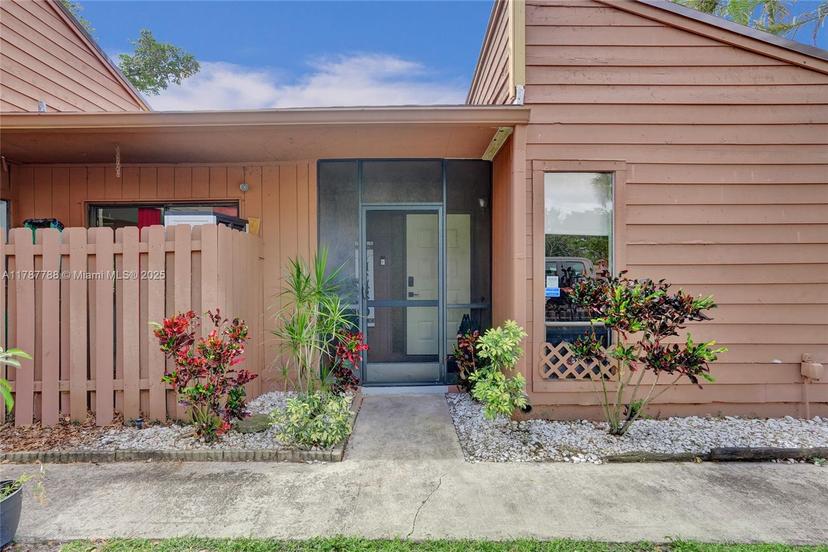 Picture of 6192 Laurel Ln # D, Tamarac FL 33319
