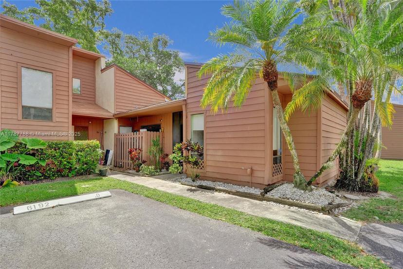 Picture of 6192 Laurel Ln # D, Tamarac FL 33319