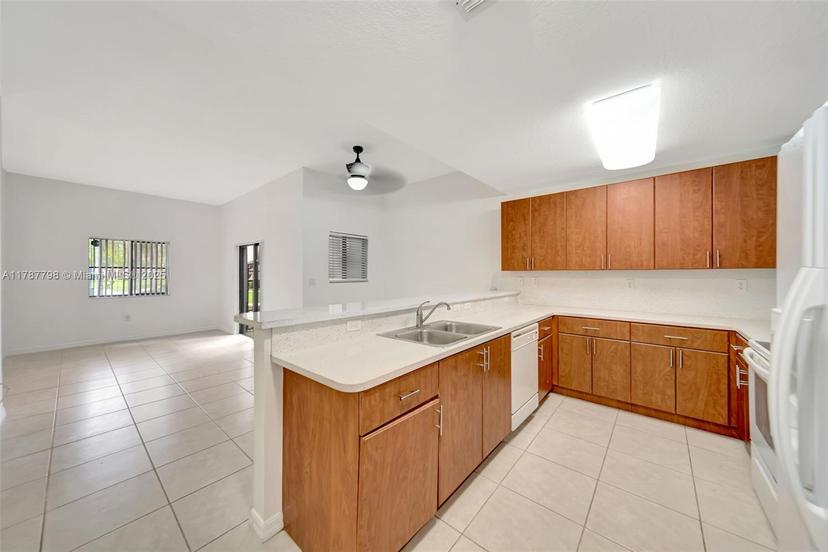 Picture of 22911 SW 88Th Pl # 21, Cutler Bay FL 33190
