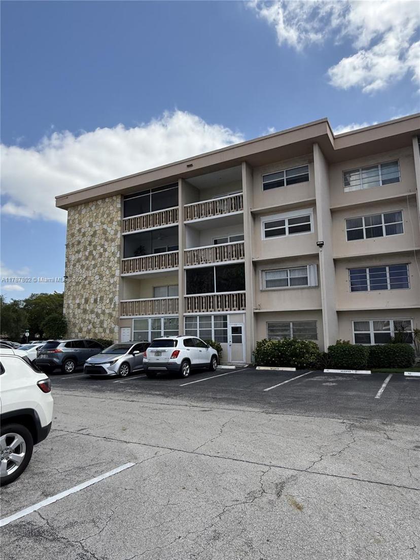 Picture of 410 SE 2Nd St # 122, Hallandale Beach FL 33009