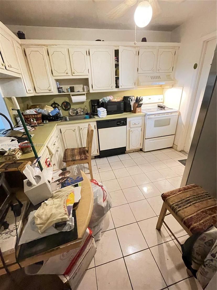 Picture of 410 SE 2Nd St # 122, Hallandale Beach FL 33009