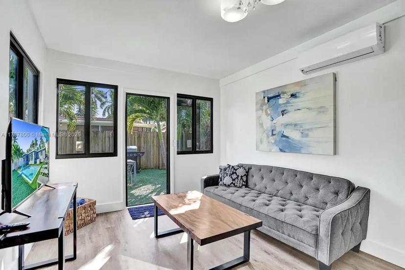 Picture of 1024 NE 4Th St, Hallandale Beach FL 33009