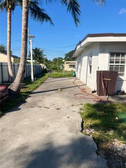 Picture of 16221 E Bunche Park Dr, Miami Gardens, FL 33054