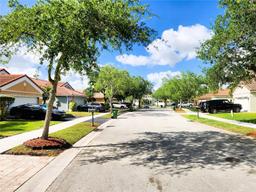 Picture of 785 Falling Water Rd, Weston, FL 33326