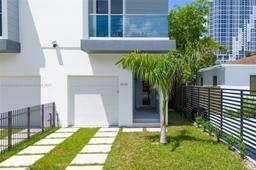 Picture of 3140/3142 Carter St, Miami, FL 33133