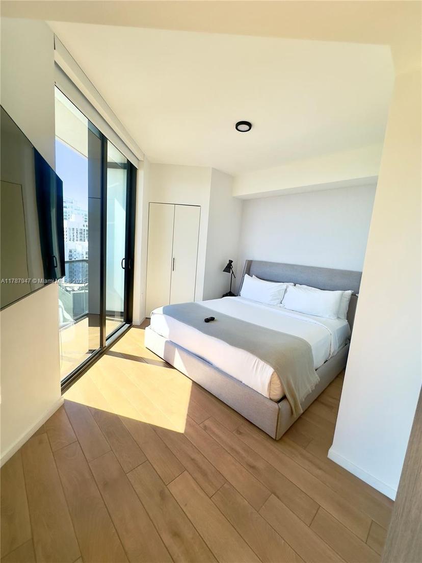 Picture of 398 NE 5Th Street # 2114, Miami FL 33132