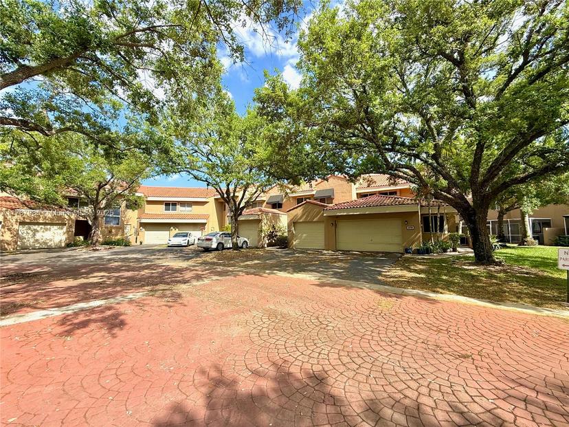 Picture of 580 N University Dr, Plantation FL 33324