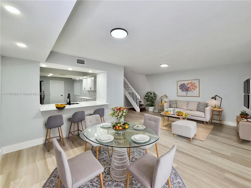Picture of 580 N University Dr, Plantation FL 33324