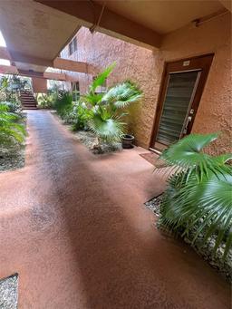 Picture of 3050 E Sunrise Lakes Dr # 123, Sunrise, FL 33322