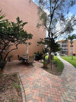 Picture of 3050 E Sunrise Lakes Dr # 123, Sunrise, FL 33322