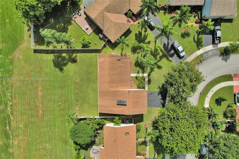 Picture of 640 Fairfax Ave, Davie FL 33325