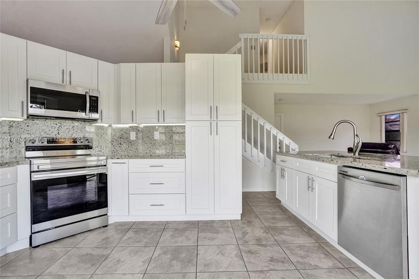 Picture of 640 Fairfax Ave, Davie FL 33325