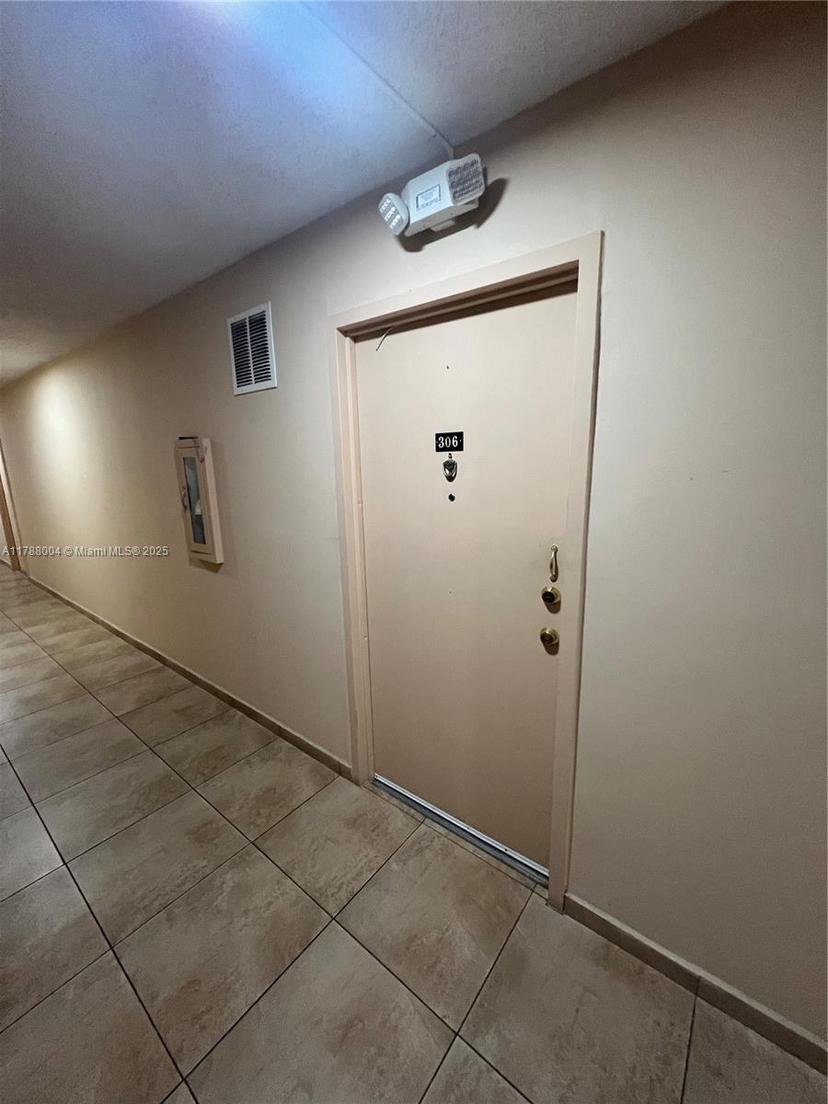 Picture of 5280 NW 7Th St # 306, Miami FL 33126