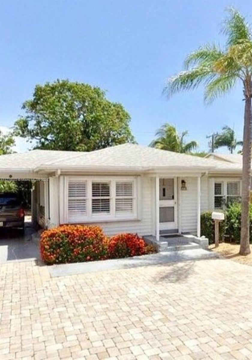 Picture of 425 Forest Hill Blvd, West Palm Beach, FL 33405
