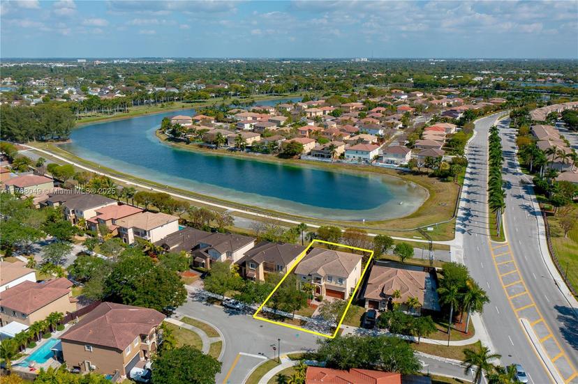 Picture of 9369 SW 224Th Ter, Cutler Bay FL 33190
