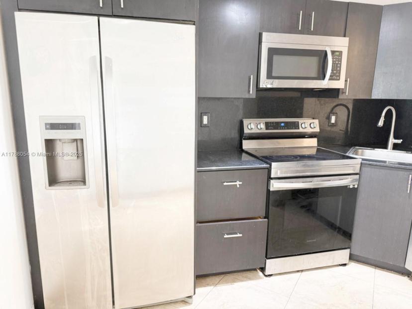 Picture of 450 Paradise Isle Blvd # 208, Hallandale Beach FL 33009