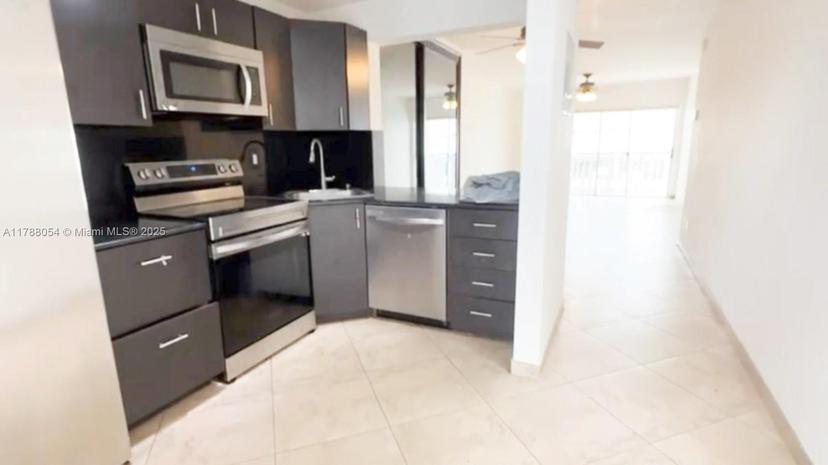 Picture of 450 Paradise Isle Blvd # 208, Hallandale Beach FL 33009