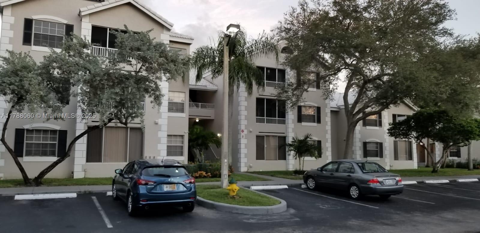 Picture of 2811 N Oakland Forest Dr # 105, Oakland Park, FL 33309