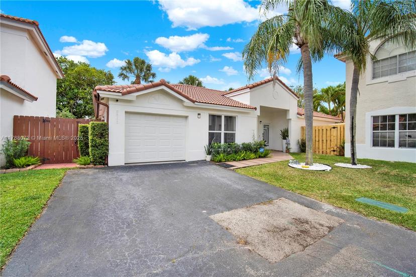 Picture of 5566 NW 102Nd Pl, Doral FL 33178