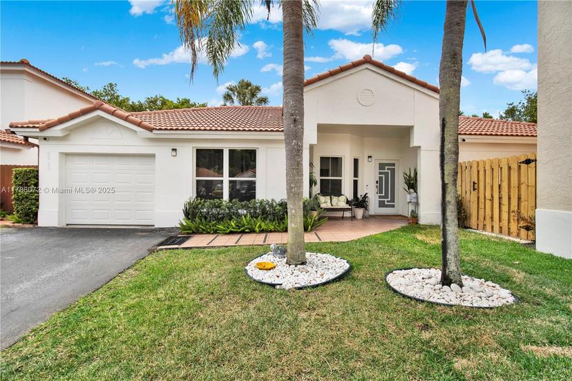 Picture of 5566 NW 102Nd Pl, Doral FL 33178
