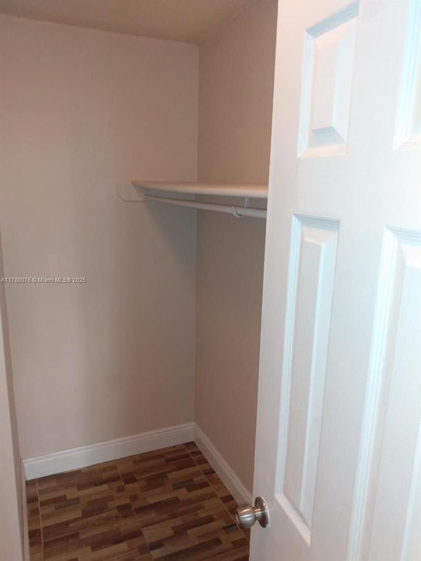 Picture of 494 NW 165Th St Rd # 102, Miami FL 33169