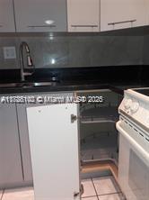 Picture of 5950 Del Lago Cir # 112, Sunrise, FL 33313