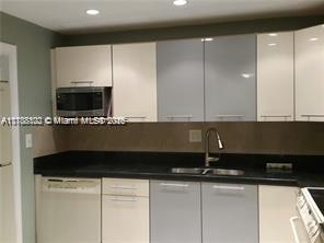 Picture of 5950 Del Lago Cir # 112, Sunrise, FL 33313
