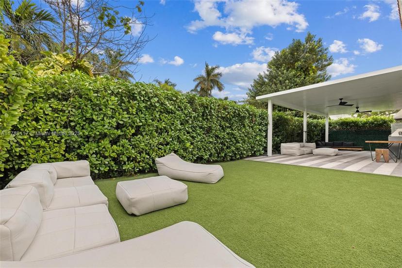Picture of 2615 NE 213Th St, Miami FL 33180