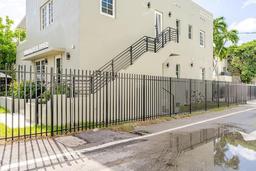 Picture of 1020 6Th St, Miami Beach, FL 33139