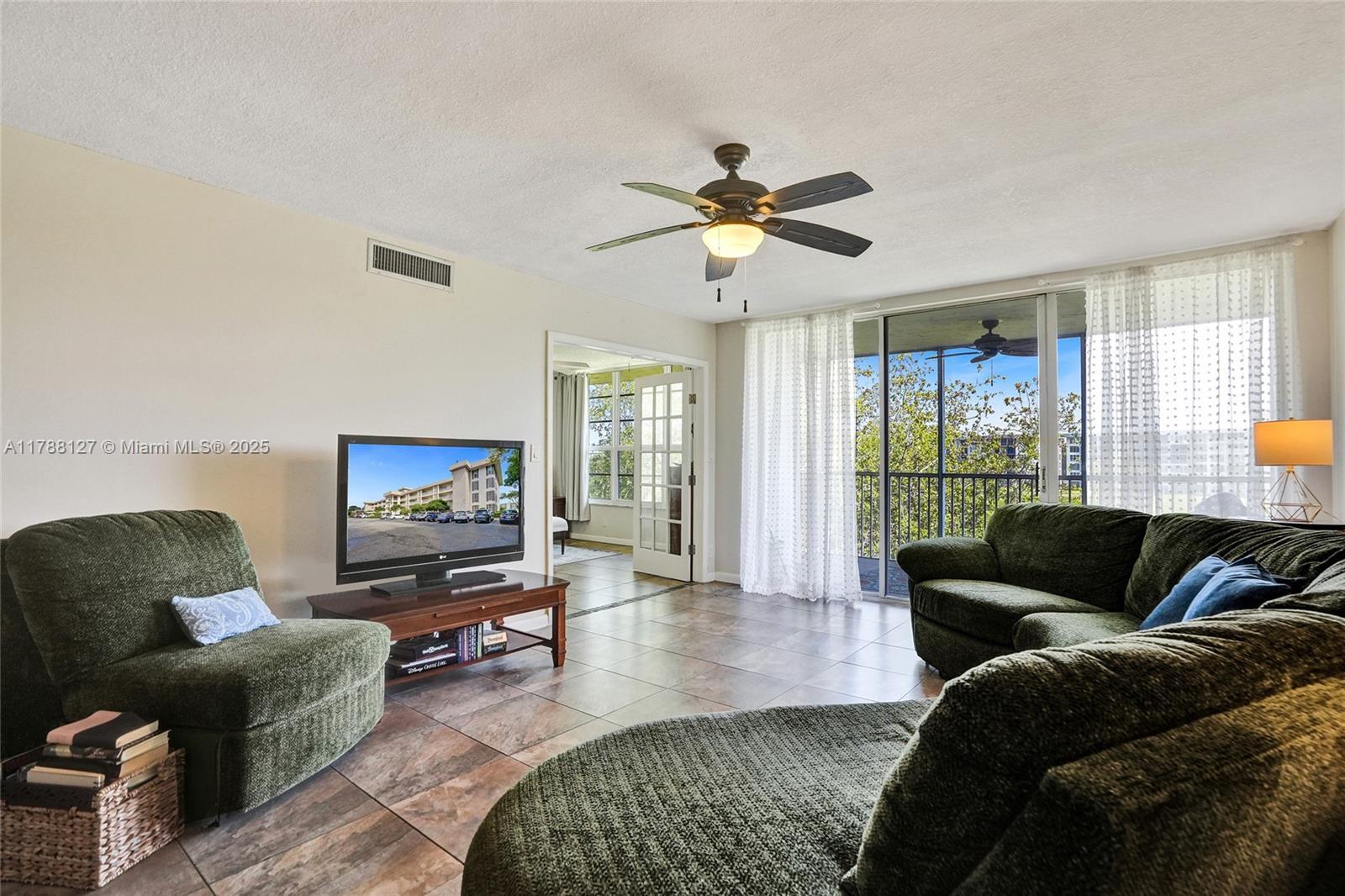 Picture of 2651 S Palm Aire Dr # 402, Pompano Beach, FL 33069