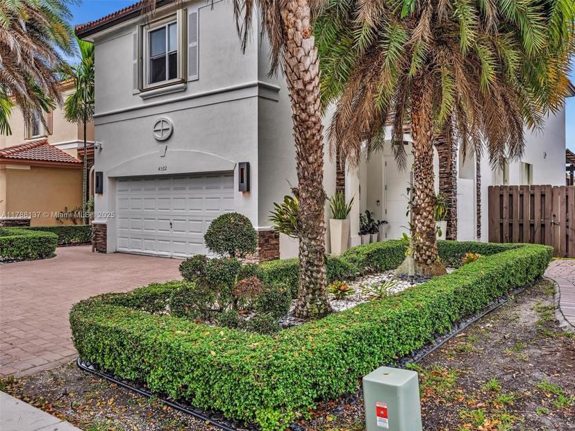 Picture of 4362 NW 112Th Ct, Doral FL 33178