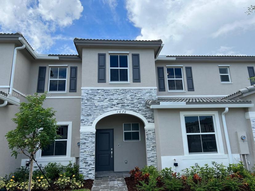 Picture of 1676 SE 26Th Ter, Homestead FL 33035