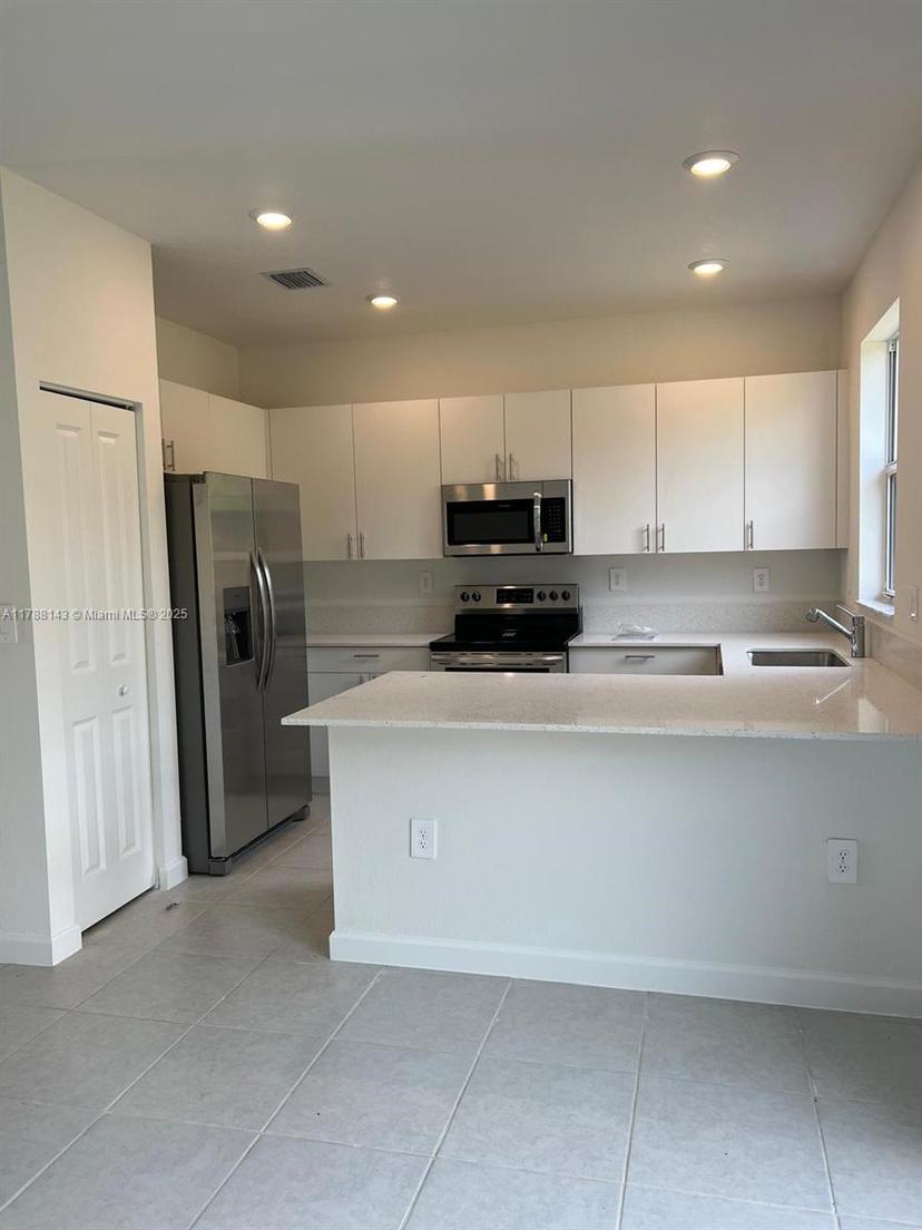 Picture of 1676 SE 26Th Ter, Homestead FL 33035