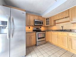 Picture of 5088 W 12Th Ln # 11, Hialeah, FL 33012