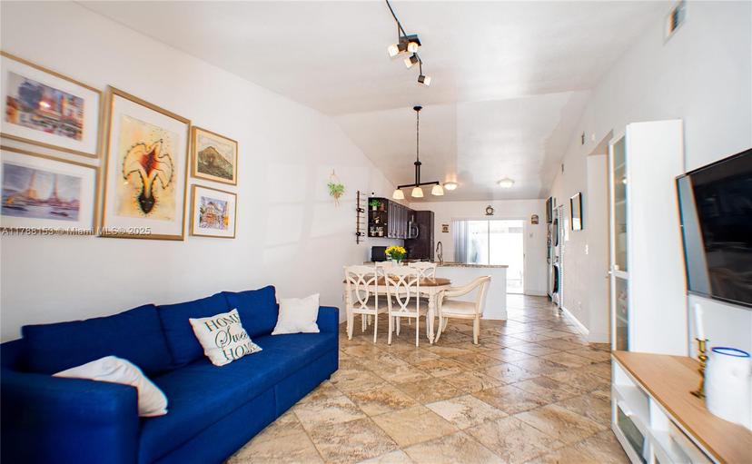 Picture of 7689 NW 180Th Ter, Hialeah FL 33015