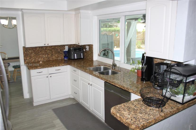 Picture of 5031 SW 88Th Ter, Cooper City FL 33328
