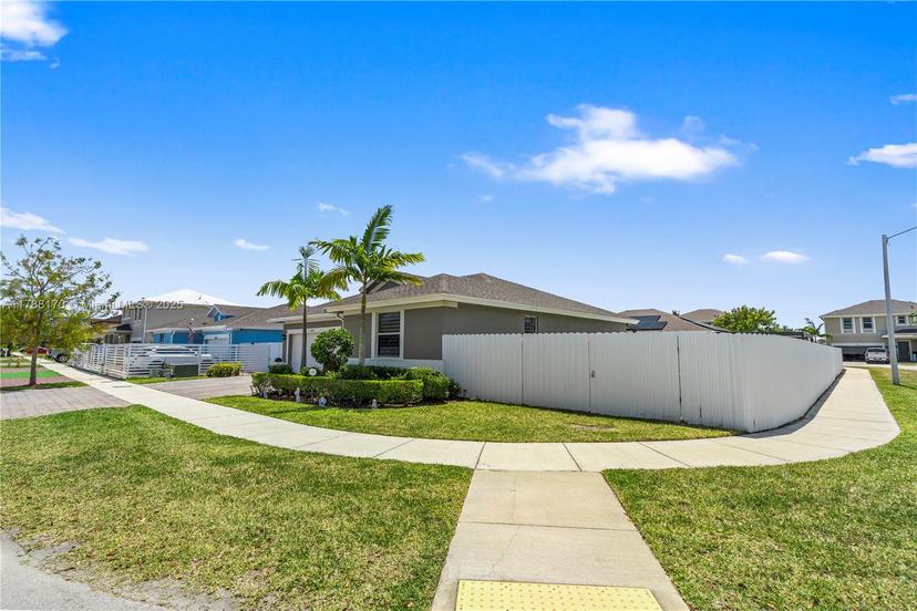 Picture of 13270 SW 274Th St, Homestead FL 33032