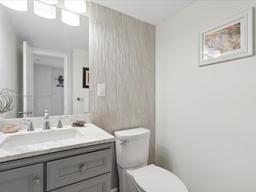 Picture of 19390 Collins Ave # 706, Sunny Isles Beach, FL 33160