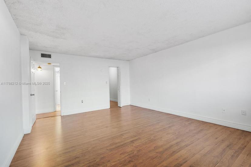 Picture of 6980 NW 186Th St # 120, Hialeah FL 33015