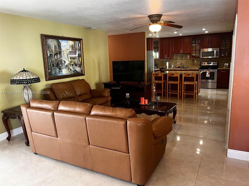 Picture of 880 NW 133Rd Ave, Miami FL 33182