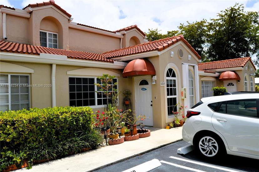 Picture of 6804 NW 166Th Ter # 603, Miami Lakes FL 33014