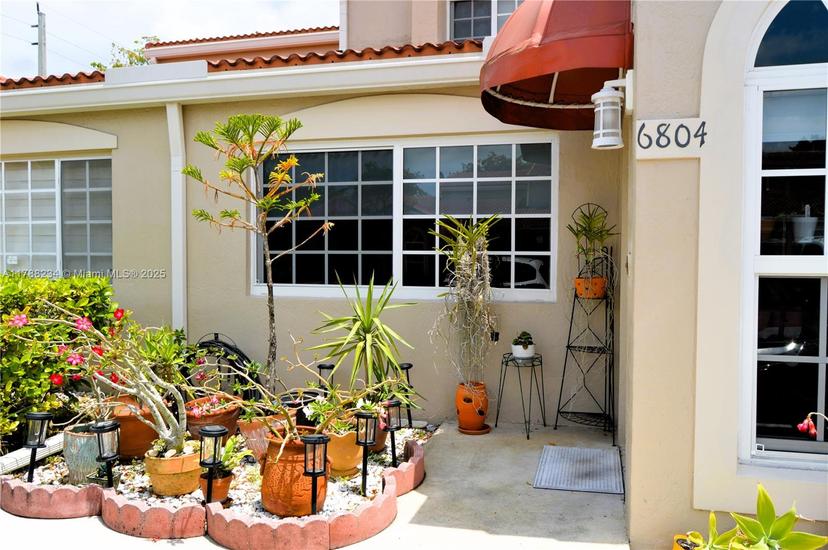 Picture of 6804 NW 166Th Ter # 603, Miami Lakes FL 33014