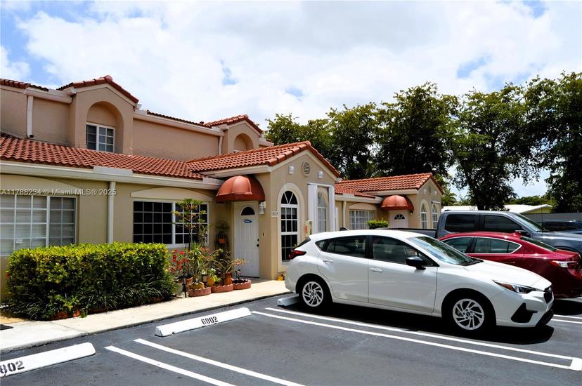 Picture of 6804 NW 166Th Ter # 603, Miami Lakes FL 33014
