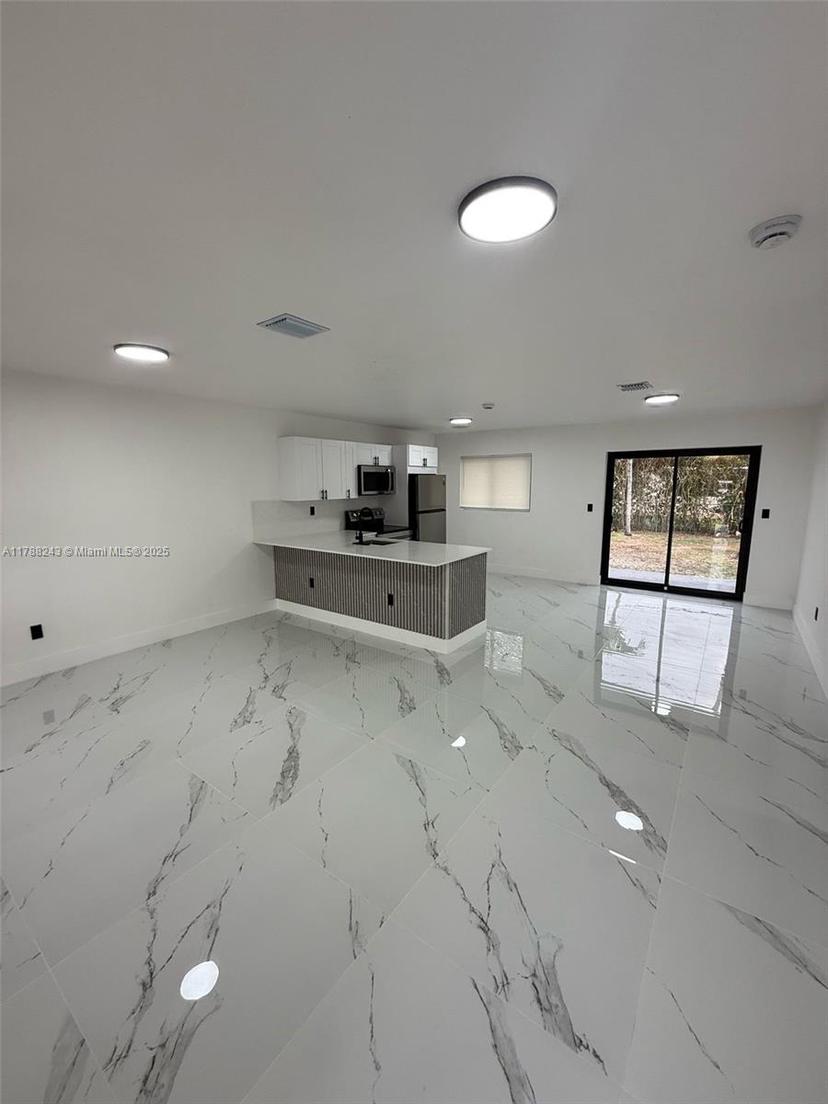 Picture of 5001 NW 178Th Ter, Miami Gardens FL 33055