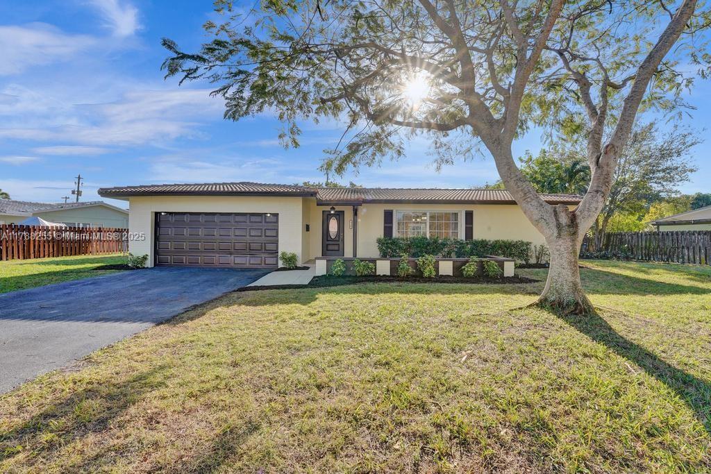 Picture of 930 SW 68Th Ave, Plantation, FL 33317