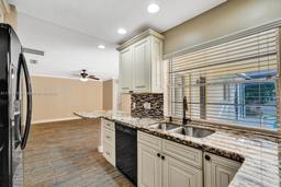 Picture of 930 SW 68Th Ave, Plantation, FL 33317