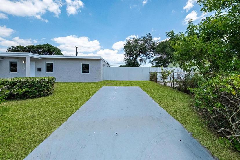 Picture of 16255 NW 22Nd Ave, Miami Gardens FL 33054